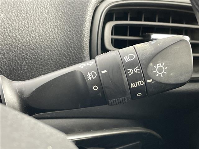 プリウス Sセーフティプラス 禁煙車 純正9インチナビ バックカメラ 衝突軽減ブレーキ パーキングアシスト 追従式クルーズコントロール レーンキープアシスト オートマチックハイビーム ETC2.0 Bluetooth フルセグTV(20枚目)