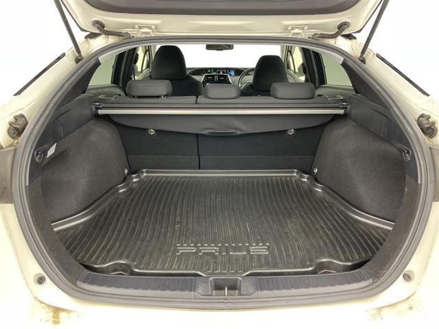 プリウス Sセーフティプラス 禁煙車 純正9インチナビ バックカメラ 衝突軽減ブレーキ パーキングアシスト 追従式クルーズコントロール レーンキープアシスト オートマチックハイビーム ETC2.0 Bluetooth フルセグTV(28枚目)