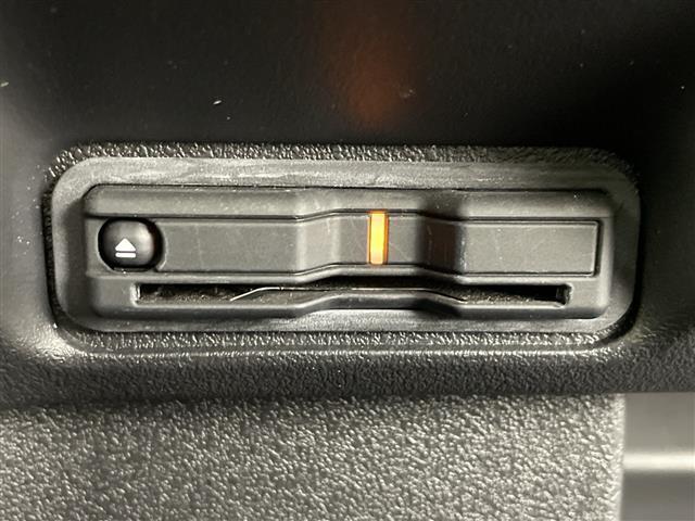 N-BOXカスタム ベースグレード 禁煙車 純正9インチナビ バックカメラ 衝突軽減ブレーキ シートヒーター 両側パワースライドドア レーダークルーズコントロール ETC レーンキープアシスト 純正アルミホイール Bluetooth(8枚目)