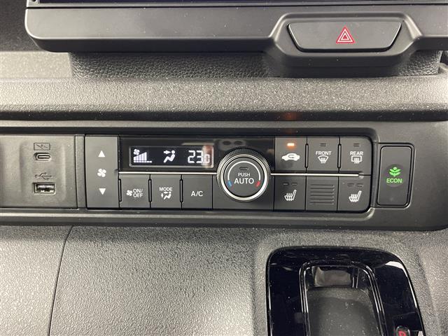 N-BOXカスタム ベースグレード 禁煙車 純正9インチナビ バックカメラ 衝突軽減ブレーキ シートヒーター 両側パワースライドドア レーダークルーズコントロール ETC レーンキープアシスト 純正アルミホイール Bluetooth(12枚目)