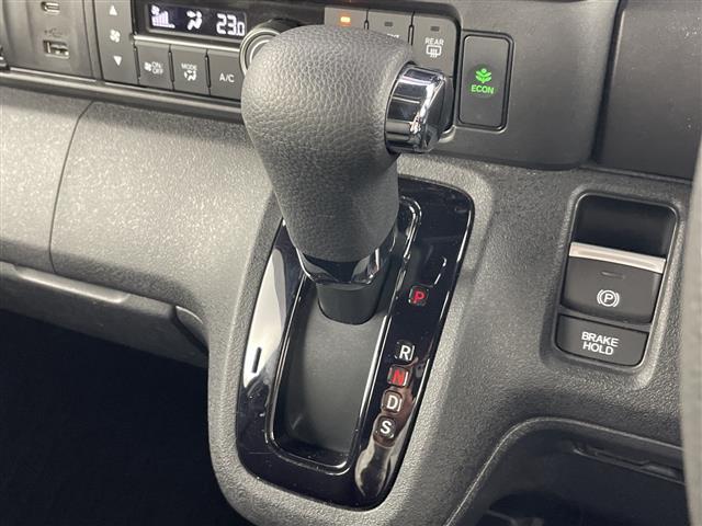 N-BOXカスタム ベースグレード 禁煙車 純正9インチナビ バックカメラ 衝突軽減ブレーキ シートヒーター 両側パワースライドドア レーダークルーズコントロール ETC レーンキープアシスト 純正アルミホイール Bluetooth(13枚目)