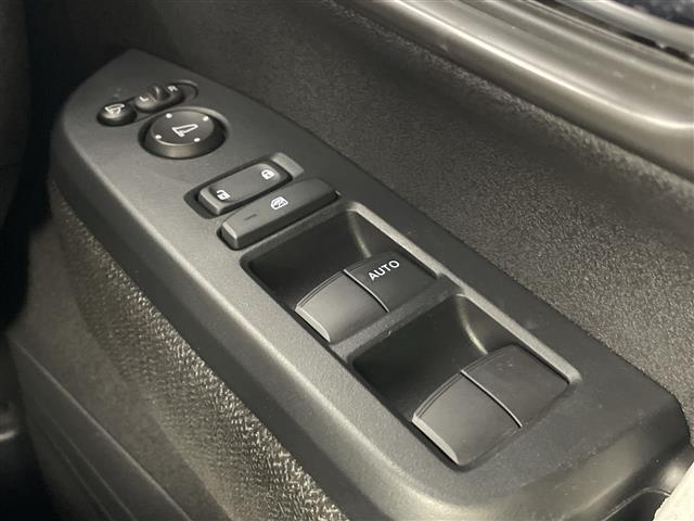 N-BOXカスタム ベースグレード 禁煙車 純正9インチナビ バックカメラ 衝突軽減ブレーキ シートヒーター 両側パワースライドドア レーダークルーズコントロール ETC レーンキープアシスト 純正アルミホイール Bluetooth(22枚目)