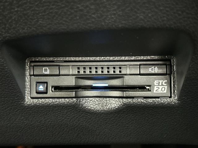 プリウスPHV Aレザーパッケージ 禁煙車 純正11インチナビ 本革シート 衝突軽減ブレーキ ブラインドスポットモニター ステアリングヒーター パーキングアシスト ドライブレコーダー シートヒーター パワーシート ETC2.0 LED(9枚目)