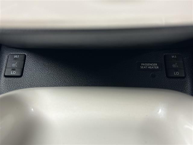 プリウスPHV Aレザーパッケージ 禁煙車 純正11インチナビ 本革シート 衝突軽減ブレーキ ブラインドスポットモニター ステアリングヒーター パーキングアシスト ドライブレコーダー シートヒーター パワーシート ETC2.0 LED(12枚目)