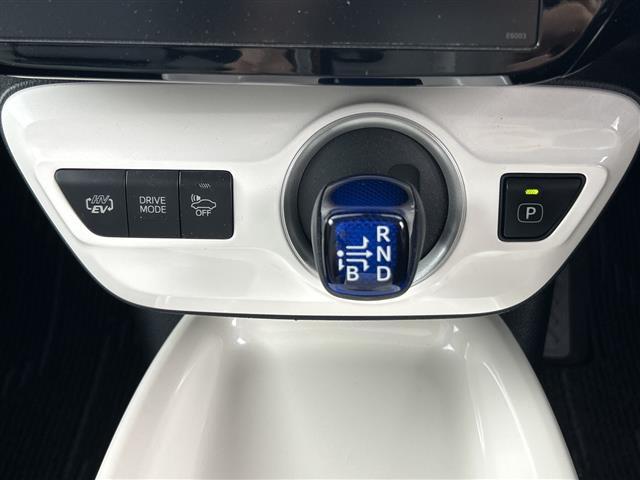 プリウスPHV Aレザーパッケージ 禁煙車 純正11インチナビ 本革シート 衝突軽減ブレーキ ブラインドスポットモニター ステアリングヒーター パーキングアシスト ドライブレコーダー シートヒーター パワーシート ETC2.0 LED(14枚目)