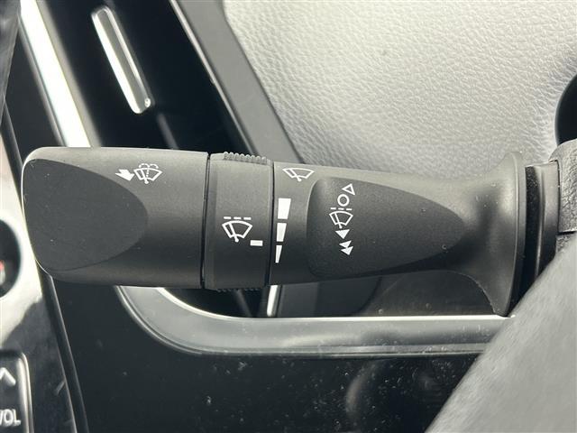 プリウスPHV Aレザーパッケージ 禁煙車 純正11インチナビ 本革シート 衝突軽減ブレーキ ブラインドスポットモニター ステアリングヒーター パーキングアシスト ドライブレコーダー シートヒーター パワーシート ETC2.0 LED(20枚目)