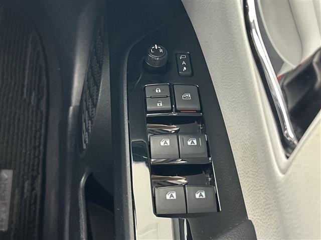 プリウスPHV Aレザーパッケージ 禁煙車 純正11インチナビ 本革シート 衝突軽減ブレーキ ブラインドスポットモニター ステアリングヒーター パーキングアシスト ドライブレコーダー シートヒーター パワーシート ETC2.0 LED(22枚目)