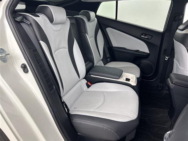 プリウスPHV Aレザーパッケージ 禁煙車 純正11インチナビ 本革シート 衝突軽減ブレーキ ブラインドスポットモニター ステアリングヒーター パーキングアシスト ドライブレコーダー シートヒーター パワーシート ETC2.0 LED(26枚目)