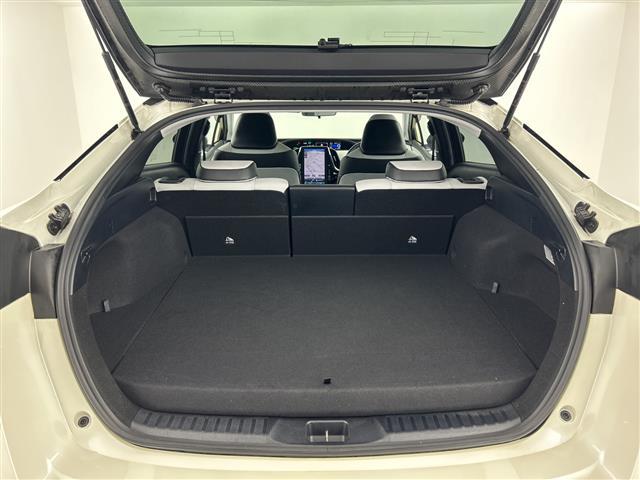 プリウスPHV Aレザーパッケージ 禁煙車 純正11インチナビ 本革シート 衝突軽減ブレーキ ブラインドスポットモニター ステアリングヒーター パーキングアシスト ドライブレコーダー シートヒーター パワーシート ETC2.0 LED(29枚目)