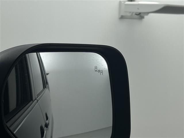 デリカD:5 ブラックエディション 登録済未使用車 アルパイン11インチナビ フリップダウンモニター 全方位カメラ 電動サイドステップ ブラインドスポットモニター シートヒーター ステアリングヒーター HDMI アイドリングストップ(9枚目)