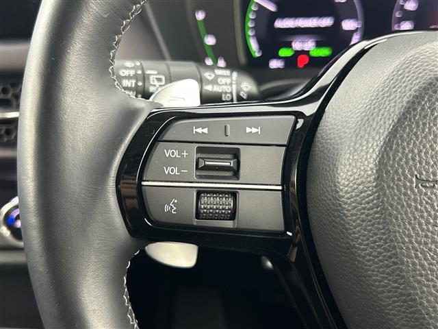ZR-V e:HEV Z 禁煙車 純正9インチナビ BOSEサウンド ETC2.0 全方位カメラ 衝突軽減ブレーキ ブラインドスポットモニター ワイヤレス充電 ステアリングヒーター シートヒーター パワーバックドア LED(18枚目)