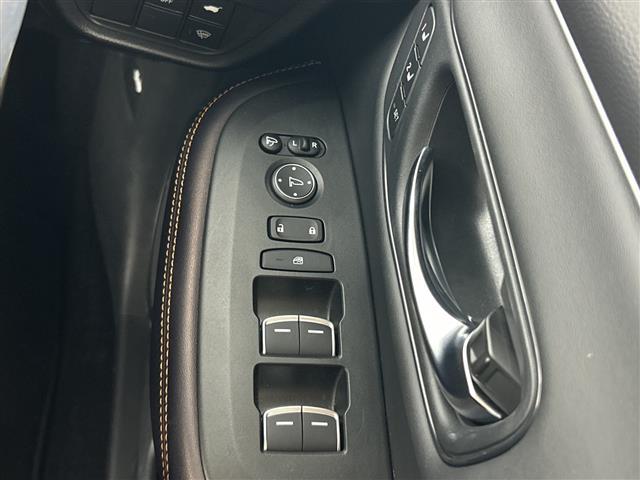 ZR-V e:HEV Z 禁煙車 純正9インチナビ BOSEサウンド ETC2.0 全方位カメラ 衝突軽減ブレーキ ブラインドスポットモニター ワイヤレス充電 ステアリングヒーター シートヒーター パワーバックドア LED(22枚目)