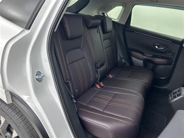 ZR-V e:HEV Z 禁煙車 純正9インチナビ BOSEサウンド ETC2.0 全方位カメラ 衝突軽減ブレーキ ブラインドスポットモニター ワイヤレス充電 ステアリングヒーター シートヒーター パワーバックドア LED(25枚目)