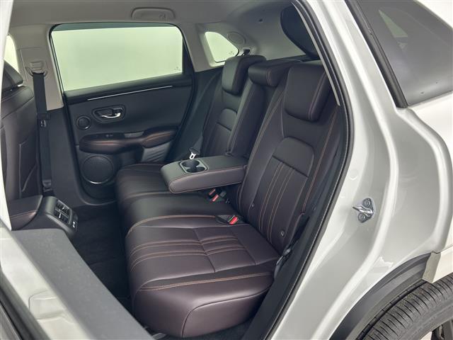 ZR-V e:HEV Z 禁煙車 純正9インチナビ BOSEサウンド ETC2.0 全方位カメラ 衝突軽減ブレーキ ブラインドスポットモニター ワイヤレス充電 ステアリングヒーター シートヒーター パワーバックドア LED(26枚目)