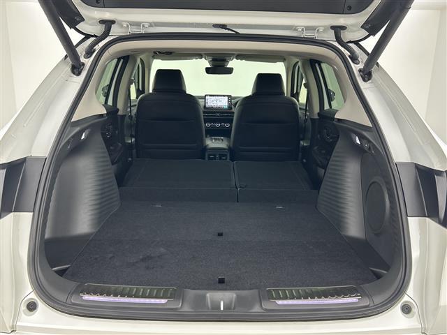 ZR-V e:HEV Z 禁煙車 純正9インチナビ BOSEサウンド ETC2.0 全方位カメラ 衝突軽減ブレーキ ブラインドスポットモニター ワイヤレス充電 ステアリングヒーター シートヒーター パワーバックドア LED(30枚目)