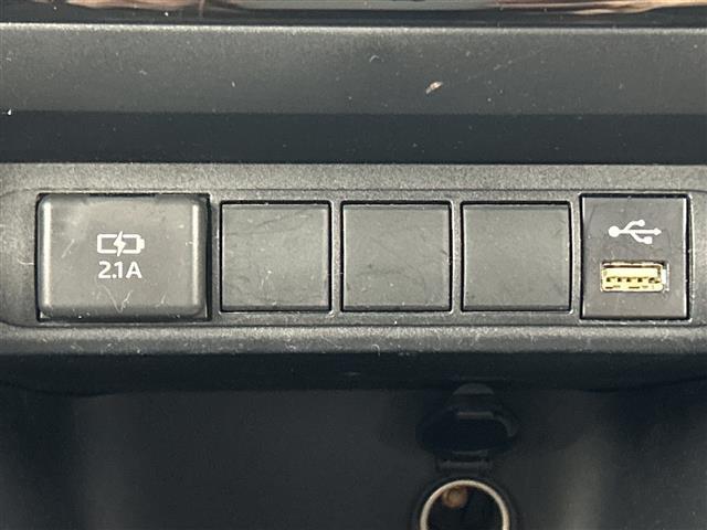 ヤリスクロス ハイブリッドG 禁煙車 ワンオーナー 純正8インチディスプレイオーディオ ETC 衝突軽減ブレーキ パワーバックドア レーダークルーズコントロール オートマチックハイビーム レーンキープアシスト 純正アルミホイール(10枚目)