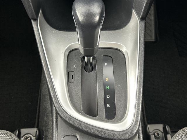 ヤリスクロス ハイブリッドG 禁煙車 ワンオーナー 純正8インチディスプレイオーディオ ETC 衝突軽減ブレーキ パワーバックドア レーダークルーズコントロール オートマチックハイビーム レーンキープアシスト 純正アルミホイール(11枚目)