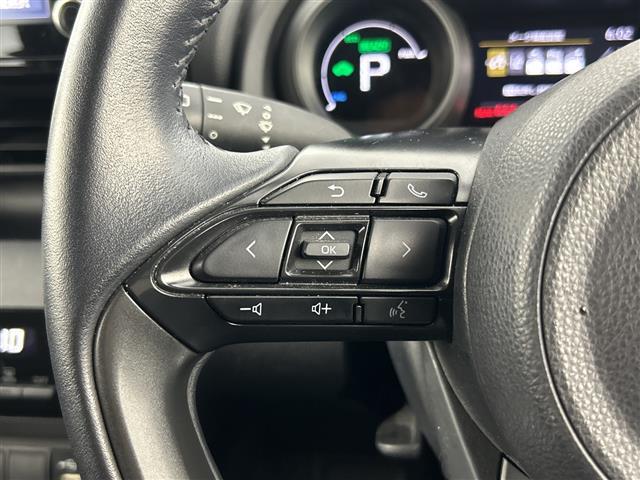 ヤリスクロス ハイブリッドG 禁煙車 ワンオーナー 純正8インチディスプレイオーディオ ETC 衝突軽減ブレーキ パワーバックドア レーダークルーズコントロール オートマチックハイビーム レーンキープアシスト 純正アルミホイール(17枚目)