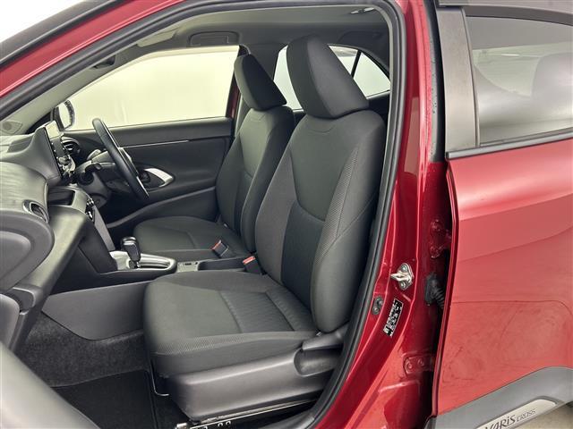 ヤリスクロス ハイブリッドG 禁煙車 ワンオーナー 純正8インチディスプレイオーディオ ETC 衝突軽減ブレーキ パワーバックドア レーダークルーズコントロール オートマチックハイビーム レーンキープアシスト 純正アルミホイール(23枚目)