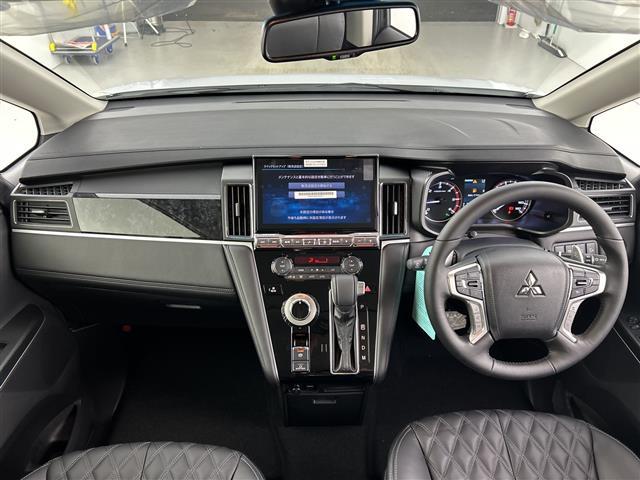 デリカＤ：５ ブラックエディション　登録済未使用車　アルパイン１１インチナビ　全方位カメラ　衝突軽減ブレーキ　レーダークルーズコントロール　ブラインドスポットモニター　レーンキープアシスト　オートマチックハイビーム　ＬＥＤヘッドライト（2枚目）