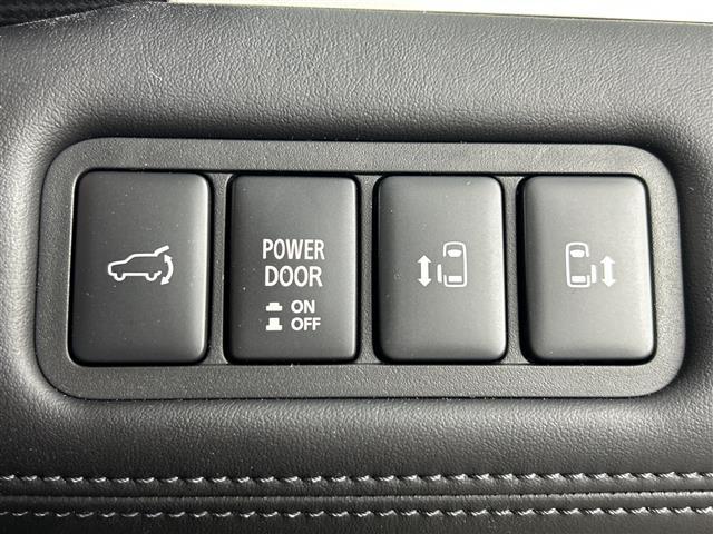 デリカＤ：５ ブラックエディション　登録済未使用車　アルパイン１１インチナビ　全方位カメラ　衝突軽減ブレーキ　レーダークルーズコントロール　ブラインドスポットモニター　レーンキープアシスト　オートマチックハイビーム　ＬＥＤヘッドライト（12枚目）