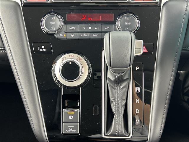 デリカＤ：５ ブラックエディション　登録済未使用車　アルパイン１１インチナビ　全方位カメラ　衝突軽減ブレーキ　レーダークルーズコントロール　ブラインドスポットモニター　レーンキープアシスト　オートマチックハイビーム　ＬＥＤヘッドライト（14枚目）