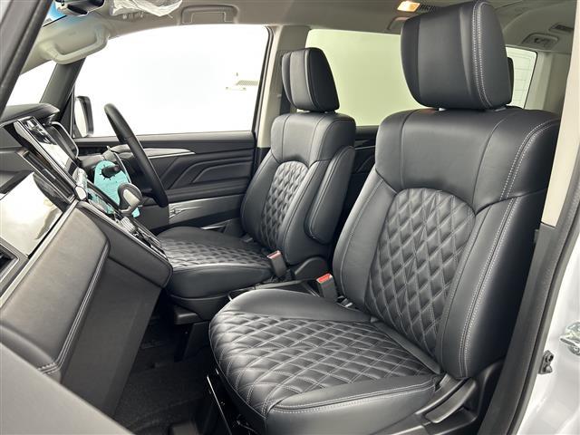 デリカＤ：５ ブラックエディション　登録済未使用車　アルパイン１１インチナビ　全方位カメラ　衝突軽減ブレーキ　レーダークルーズコントロール　ブラインドスポットモニター　レーンキープアシスト　オートマチックハイビーム　ＬＥＤヘッドライト（24枚目）