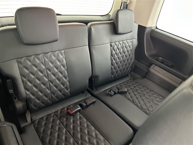 デリカＤ：５ ブラックエディション　登録済未使用車　アルパイン１１インチナビ　全方位カメラ　衝突軽減ブレーキ　レーダークルーズコントロール　ブラインドスポットモニター　レーンキープアシスト　オートマチックハイビーム　ＬＥＤヘッドライト（27枚目）