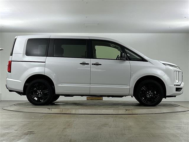 デリカＤ：５ ブラックエディション　登録済未使用車　アルパイン１１インチナビ　全方位カメラ　衝突軽減ブレーキ　レーダークルーズコントロール　ブラインドスポットモニター　レーンキープアシスト　オートマチックハイビーム　ＬＥＤヘッドライト（37枚目）