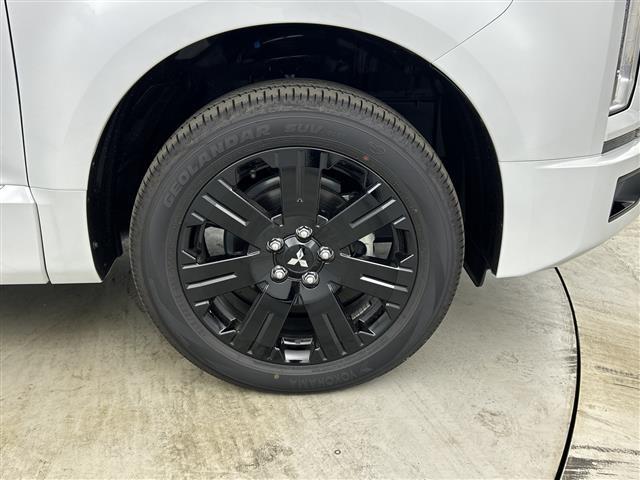 デリカＤ：５ ブラックエディション　登録済未使用車　アルパイン１１インチナビ　全方位カメラ　衝突軽減ブレーキ　レーダークルーズコントロール　ブラインドスポットモニター　レーンキープアシスト　オートマチックハイビーム　ＬＥＤヘッドライト（41枚目）