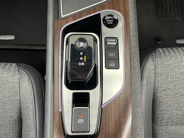 オーラ Ｇ　禁煙車　純正７インチナビ　全方位カメラ　衝突軽減ブレーキ　レーンキープアシスト　純正エアロ　ブラインドスポットモニター　デジタルインナーミラー　コーナーセンサー　Ｂｌｕｅｔｏｏｔｈ　　スマートキー（11枚目）