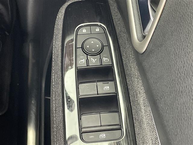 オーラ Ｇ　禁煙車　純正７インチナビ　全方位カメラ　衝突軽減ブレーキ　レーンキープアシスト　純正エアロ　ブラインドスポットモニター　デジタルインナーミラー　コーナーセンサー　Ｂｌｕｅｔｏｏｔｈ　　スマートキー（20枚目）