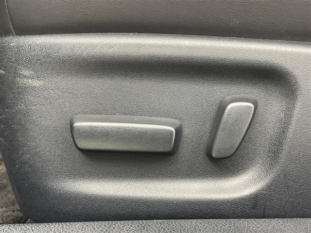 クラウンハイブリッド アスリートS 禁煙車 純正8インチナビ バックカメラ 衝突軽減ブレーキ ドライブレコーダー ステアリングヒーター シートヒーター シートベンチレーション パワーシート レーダークルーズコントロール コーナーセンサー(8枚目)