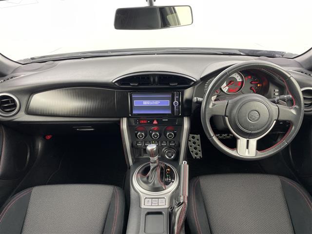 86 GT 禁煙車 ワンオーナー 純正7インチナビ ETC パドルシフト バックカメラ Bluetooth 純正アルミホイール 純正フロアマット スマートキー プッシュスタート HIDヘッドライト フルセグTV(2枚目)