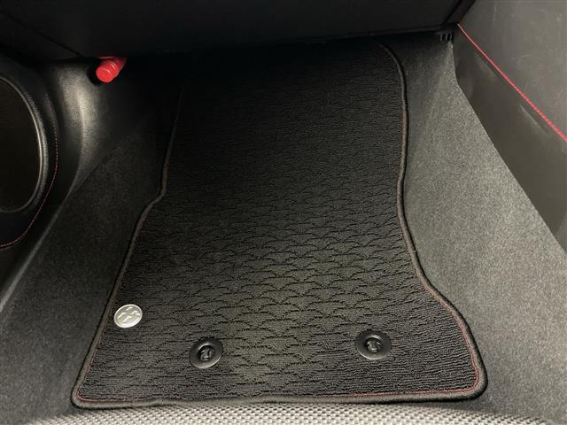 86 GT 禁煙車 ワンオーナー 純正7インチナビ ETC パドルシフト バックカメラ Bluetooth 純正アルミホイール 純正フロアマット スマートキー プッシュスタート HIDヘッドライト フルセグTV(24枚目)