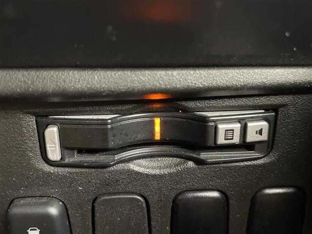 デリカD:5 G パワーパッケージ 禁煙車 純正7インチナビ クルーズコントロール 両側パワースライドドア バックカメラ パドルシフト フロアマット 純正アルミホイール オートエアコン Bluetooth スマートキー ワンセグTV(3枚目)