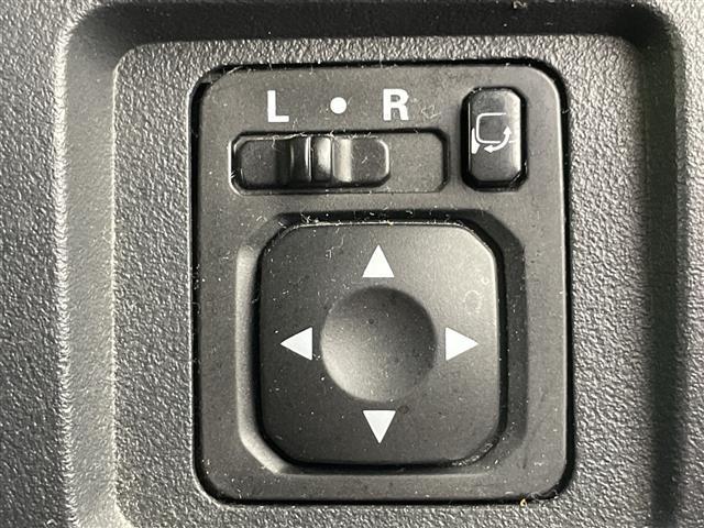 デリカD:5 G パワーパッケージ 禁煙車 純正7インチナビ クルーズコントロール 両側パワースライドドア バックカメラ パドルシフト フロアマット 純正アルミホイール オートエアコン Bluetooth スマートキー ワンセグTV(9枚目)