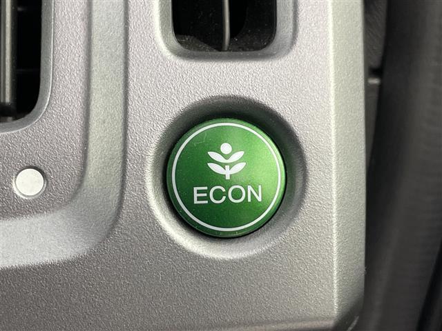 ステップワゴンスパーダ S 禁煙車 純正9インチナビ バックカメラ ETC 両側パワースライドドア クルーズコントロール アイドリングストップ Bluetooth フルセグTV 純正アルミホイール 純正フロアマット スマートキー(9枚目)