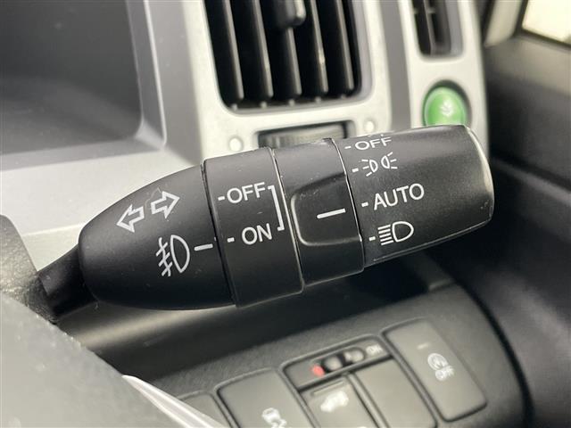 ステップワゴンスパーダ S 禁煙車 純正9インチナビ バックカメラ ETC 両側パワースライドドア クルーズコントロール アイドリングストップ Bluetooth フルセグTV 純正アルミホイール 純正フロアマット スマートキー(16枚目)