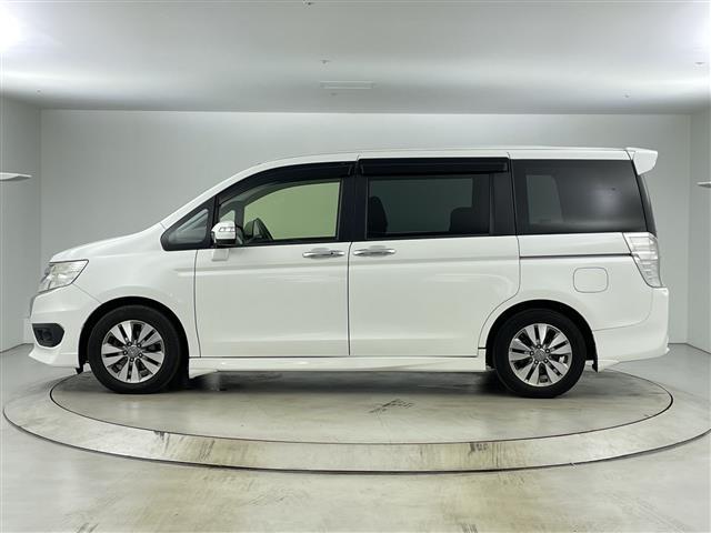 ステップワゴンスパーダ S 禁煙車 純正9インチナビ バックカメラ ETC 両側パワースライドドア クルーズコントロール アイドリングストップ Bluetooth フルセグTV 純正アルミホイール 純正フロアマット スマートキー(32枚目)