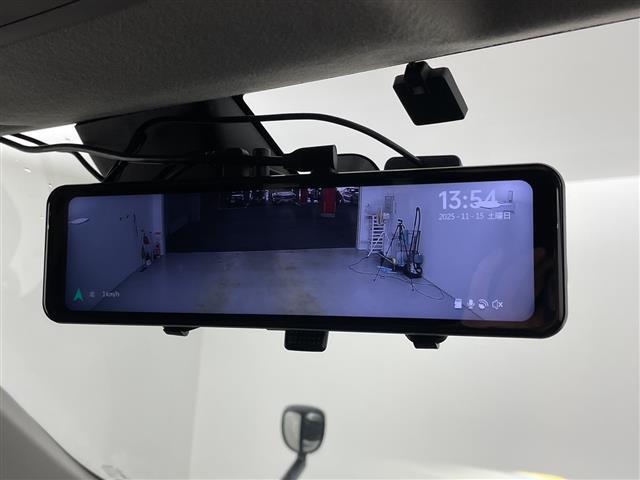 ハイラックス Ｚ　禁煙車　純正７インチナビ　ＡＲＢキャノピー　ＥＴＣ２．０　デジタルインナーミラー　ドライブレコーダー　レーダークルーズコントロール　バックカメラ　コーナーセンサー　アイドリングストップ　スマートキー（3枚目）