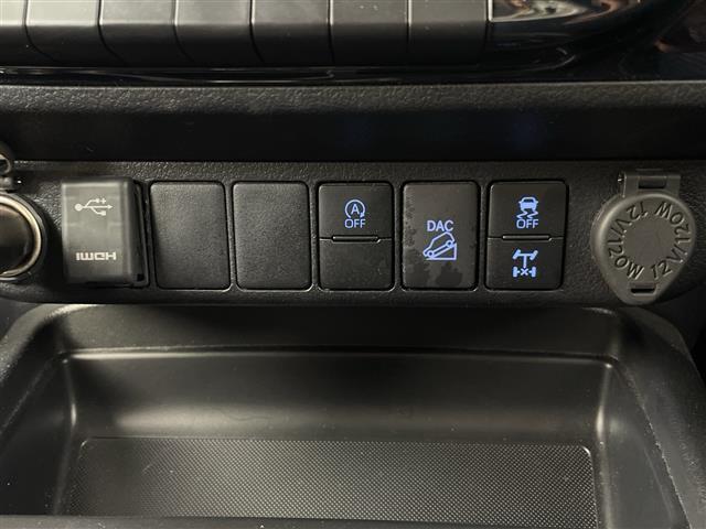 ハイラックス Ｚ　禁煙車　純正７インチナビ　ＡＲＢキャノピー　ＥＴＣ２．０　デジタルインナーミラー　ドライブレコーダー　レーダークルーズコントロール　バックカメラ　コーナーセンサー　アイドリングストップ　スマートキー（11枚目）