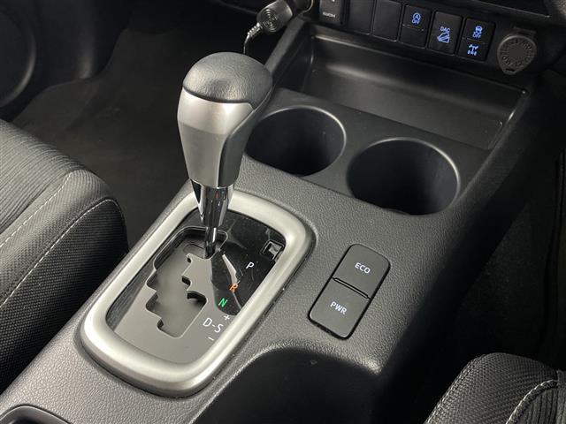 ハイラックス Ｚ　禁煙車　純正７インチナビ　ＡＲＢキャノピー　ＥＴＣ２．０　デジタルインナーミラー　ドライブレコーダー　レーダークルーズコントロール　バックカメラ　コーナーセンサー　アイドリングストップ　スマートキー（12枚目）