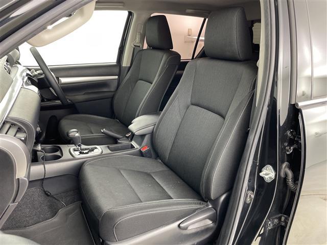 ハイラックス Ｚ　禁煙車　純正７インチナビ　ＡＲＢキャノピー　ＥＴＣ２．０　デジタルインナーミラー　ドライブレコーダー　レーダークルーズコントロール　バックカメラ　コーナーセンサー　アイドリングストップ　スマートキー（23枚目）