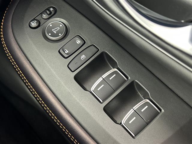 ＺＲ－Ｖ ｅ：ＨＥＶ　Ｚ　禁煙車　純正９インチナビ　全方位カメラ　ＢＯＳＥサウンド　シーケンシャルウインカー　ドライブレコーダー　ステアリングヒーター　ＥＴＣ２．０　ブラインドスポットモニター　ワイヤレス充電　衝突軽減ブレーキ（23枚目）