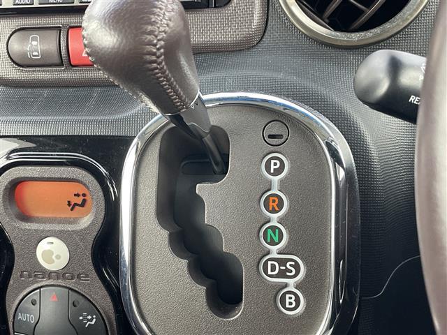 スペイド G 禁煙車 7インチナビ シートヒーター ETC パワースライドドア バックカメラ スマートキー プッシュスタート オートエアコン 純正アルミホイール 横滑り防止装置 オートライト ワンセグTV DVD(11枚目)