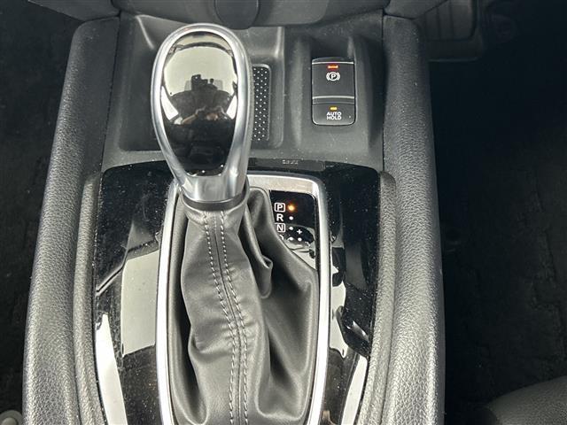 エクストレイル ２０Ｘｉ　禁煙車　ワンオーナー　純正９インチナビ　衝突軽減ブレーキ　全方位カメラ　ドライブレコーダー　デジタルインナーミラー　パワーバックドア　シートヒーター　プロパイロット　レーダークルーズコントロール　ＳＤ（14枚目）