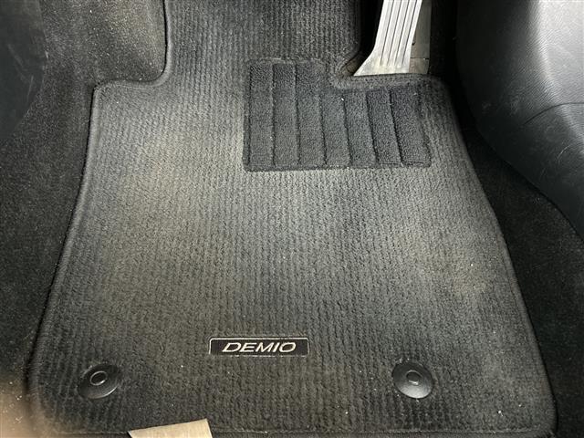 デミオ ＸＤ　禁煙車　ターボ　純正７インチナビ　バックカメラ　衝突軽減ブレーキ　ドライブレコーダー　ＥＴＣ　横滑り防止装置　純正アルミホイール　スマートキー　プッシュスタート　Ｂｌｕｅｔｏｏｔｈ　純正フロアマット（25枚目）