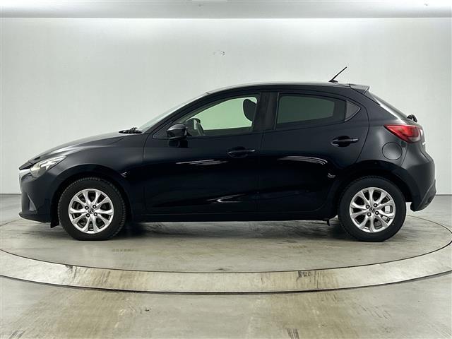 デミオ ＸＤ　禁煙車　ターボ　純正７インチナビ　バックカメラ　衝突軽減ブレーキ　ドライブレコーダー　ＥＴＣ　横滑り防止装置　純正アルミホイール　スマートキー　プッシュスタート　Ｂｌｕｅｔｏｏｔｈ　純正フロアマット（33枚目）