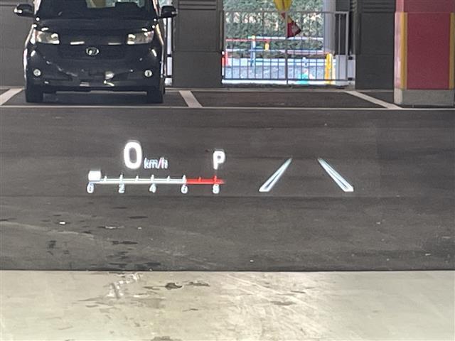 カローラスポーツ Ｇ　Ｚ　禁煙車　純正９インチナビ　ＴＲＤフルエアロ　ＥＴＣ２．０　ヘッドアップディスプレイ　ブラインドスポットモニター　デジタルインナーミラー　純正８ｃｈスピーカー　ドライブレコーダー　フルセグＴＶ　ＨＤＭＩ（3枚目）